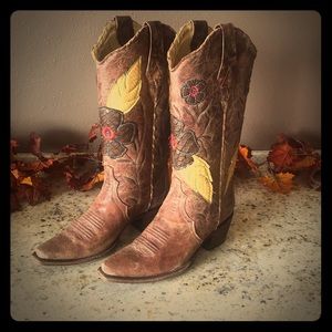 Corral Vintage Daisy Inlay Cowgirl Boots